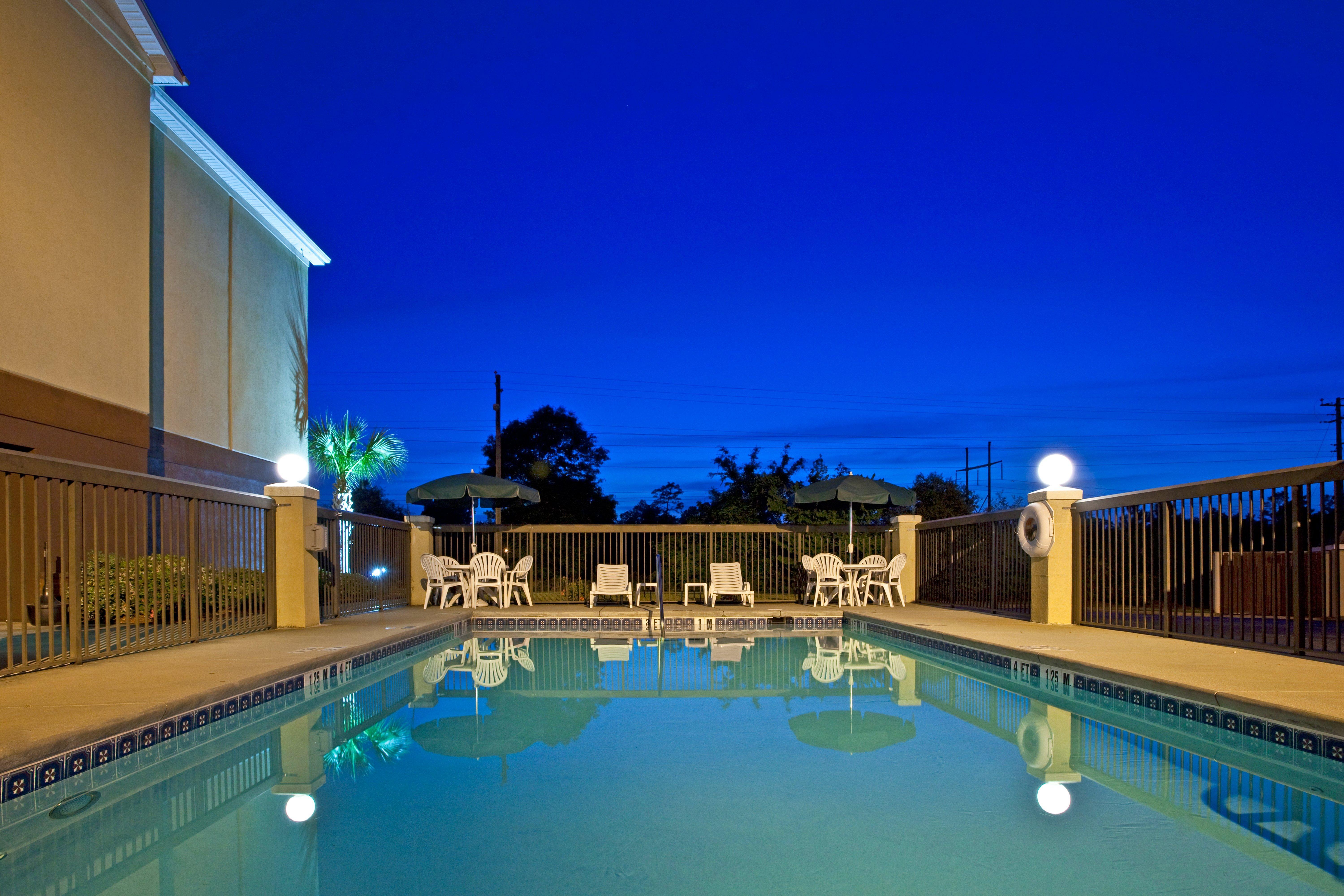 Holiday Inn Express & Suites Milton East I-10 By Ihg Ngoại thất bức ảnh