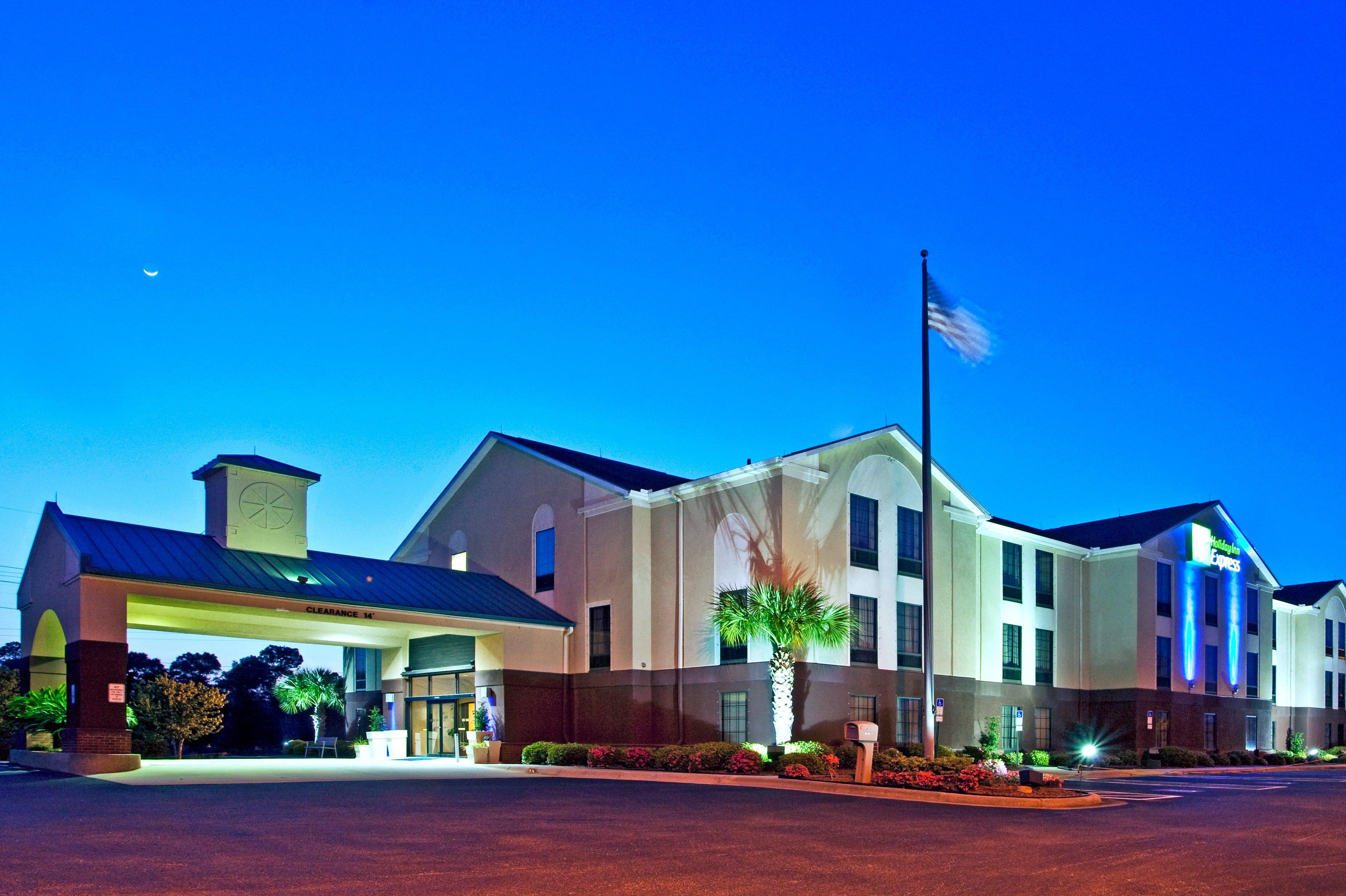 Holiday Inn Express & Suites Milton East I-10 By Ihg Ngoại thất bức ảnh