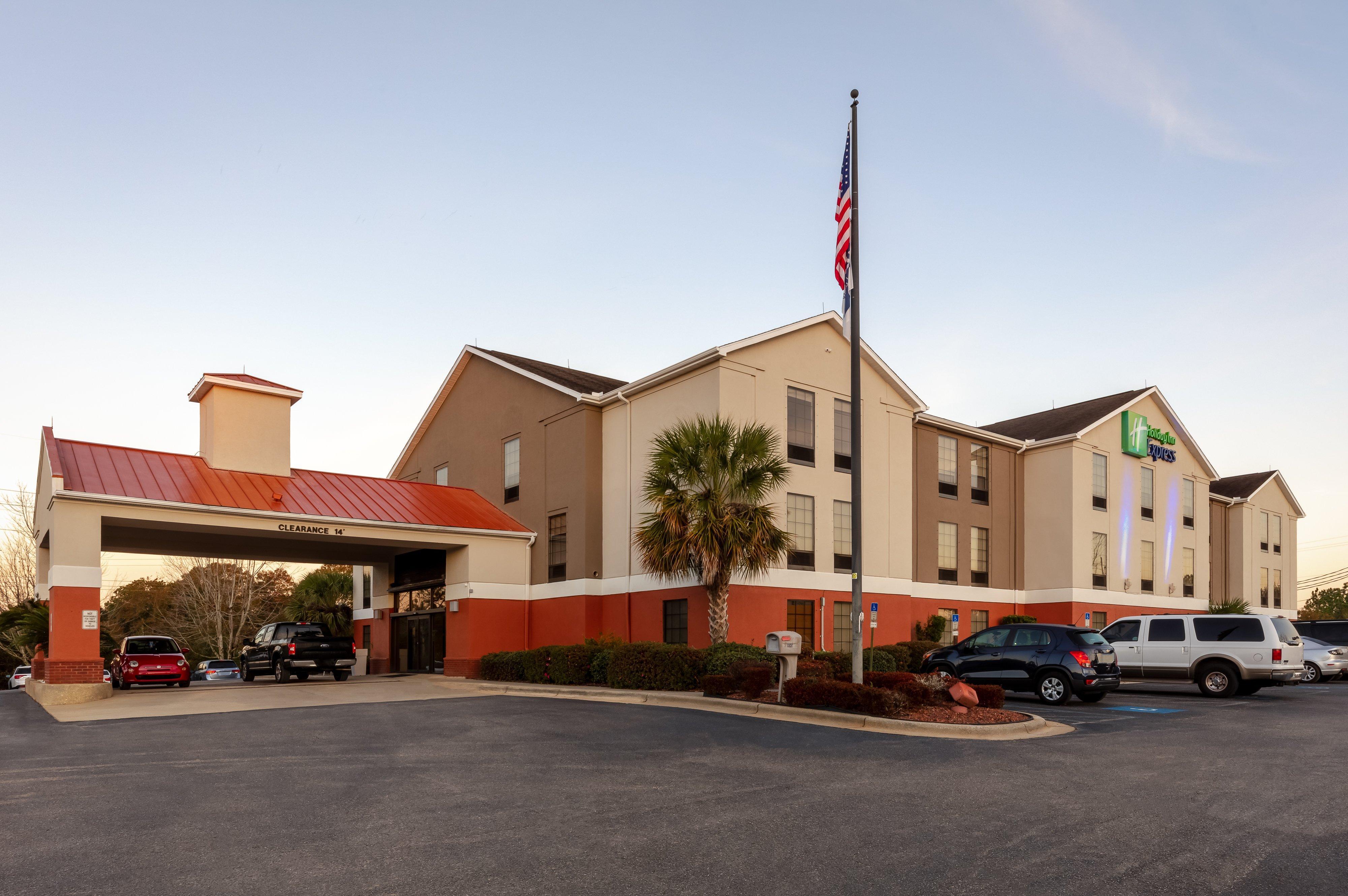 Holiday Inn Express & Suites Milton East I-10 By Ihg Ngoại thất bức ảnh